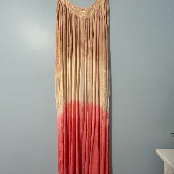 Beautiful Ingear Resort long dress with side pockets.  Ombré colour. One size - Picture 3 of 7